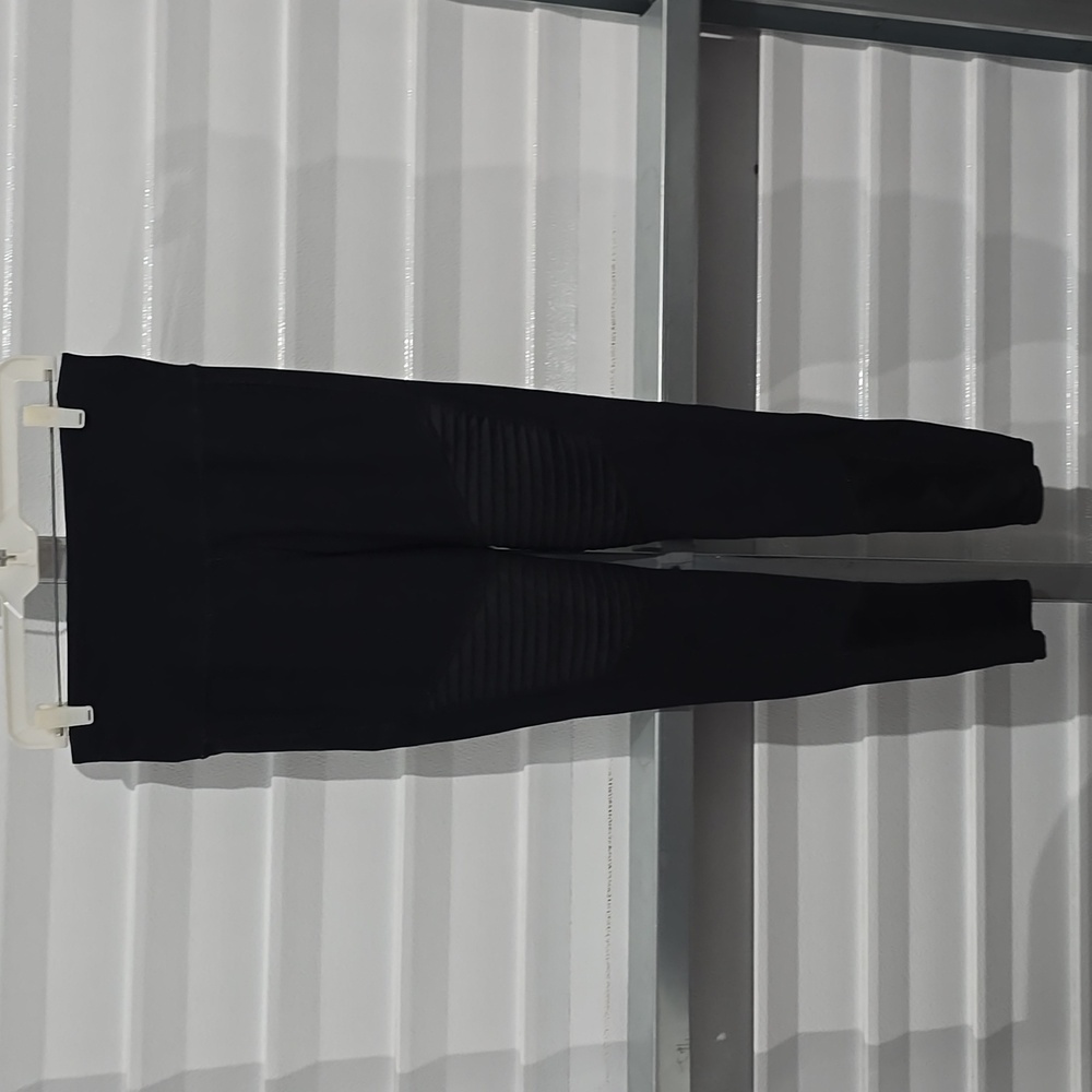 Apana Women’s Black Leggings Size Medium‎